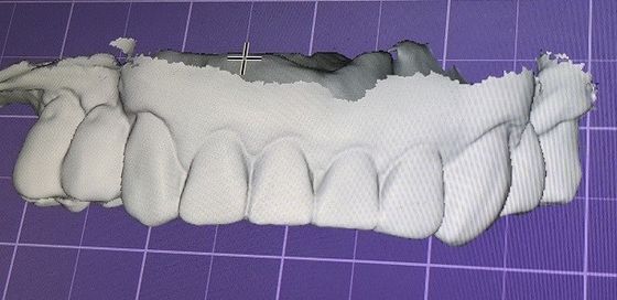 moquerie de 3D Digital vers le haut des dents d'autres produits dentaires